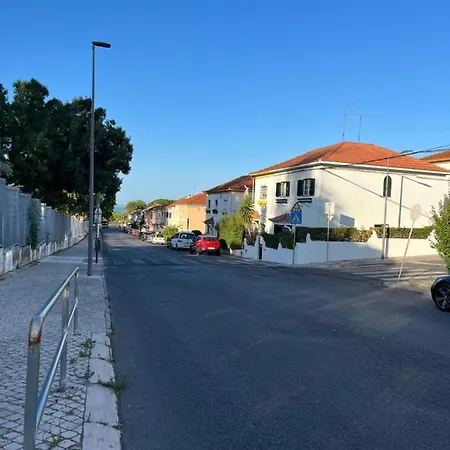 Garden Stays, With Bbq, Easy Parking Near Tejo, Fast Access To Alfama & Downtown Dom wakacyjny Lizbona