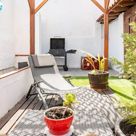 Garden Stays, With Bbq, Easy Parking Near Tejo, Fast Access To Alfama & Downtown Dom wakacyjny